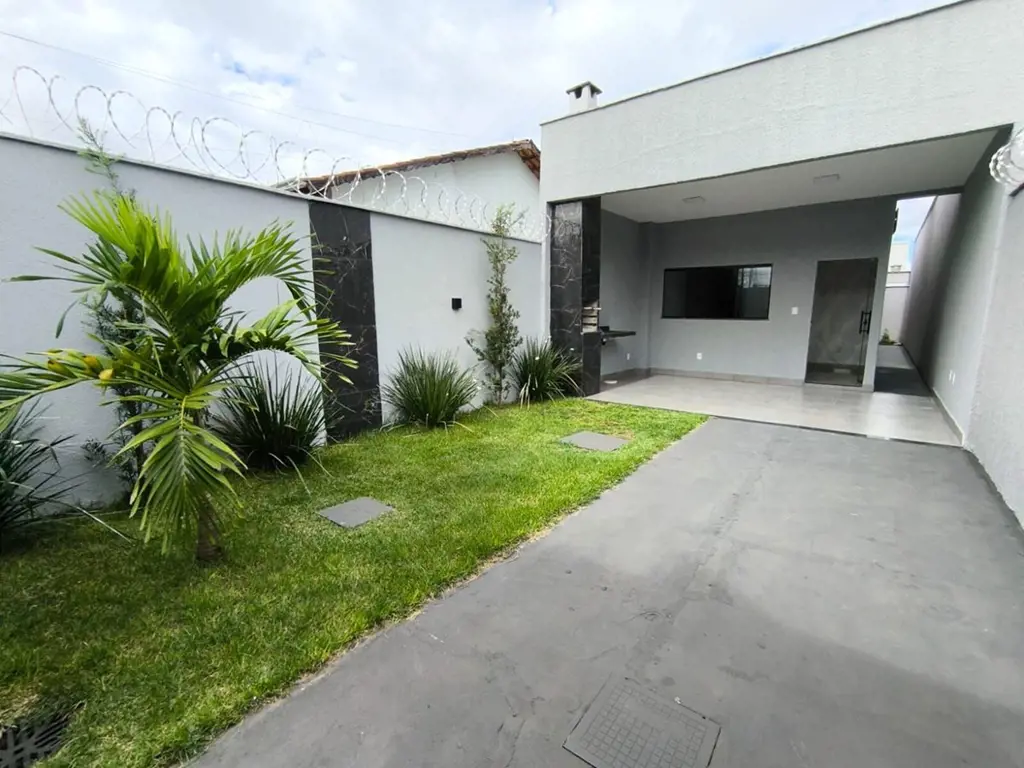 Casa a venda 75,00m², no bairro Santa Fé, sendo 02 quartos e 02 vagas de garagem...