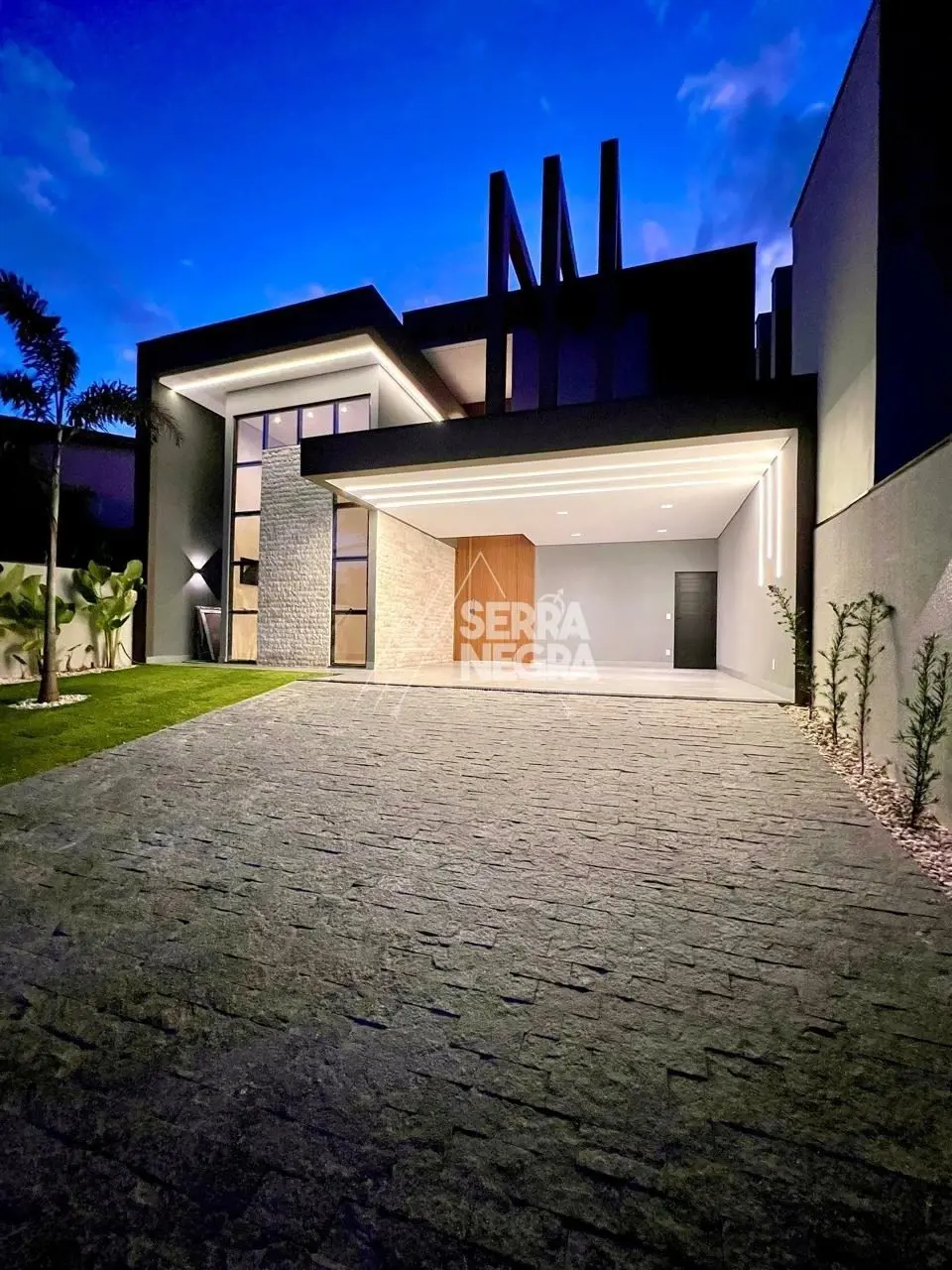 Casa moderna de 04 quartos todas com suítes na Rua 12 Vicente Pires, vazada para...