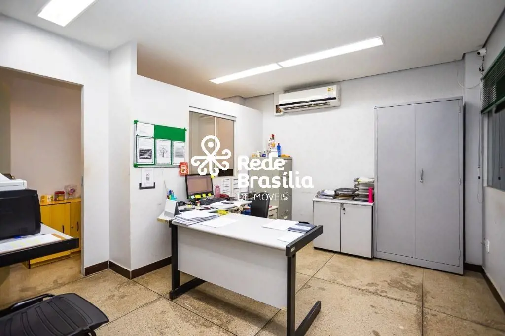 SCIA 15 - Zona Industrial Guará Se você busca um espaço versátil para expandir s...