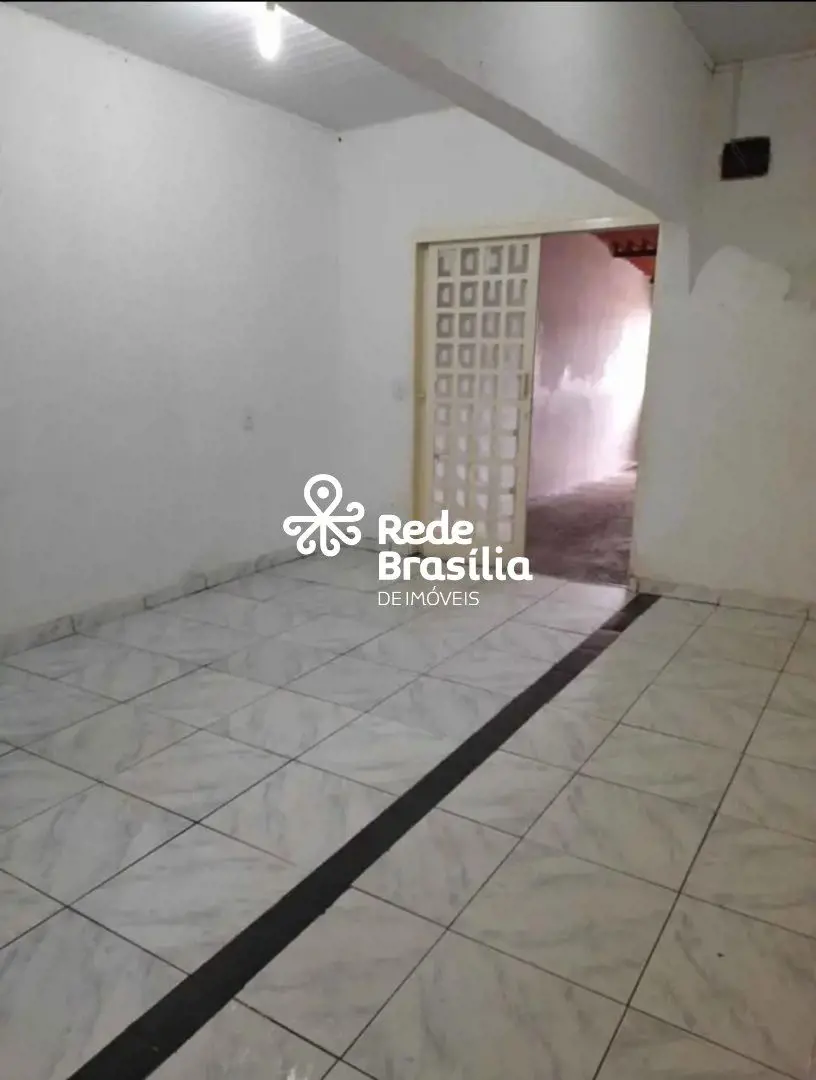 QNR 02 | Casa com 2 Quartos sendo 1 Suíte com 2 Vagas de Garagem - CeilândiaDest...