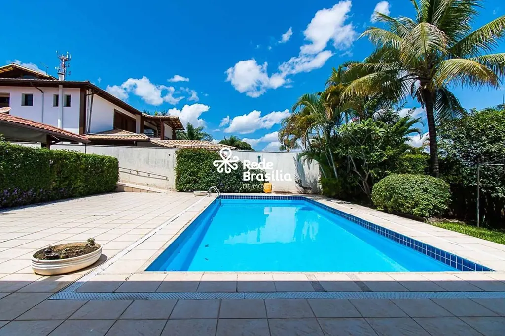 SHIS QI 21 - Lago Sul, ac apartamento 2 quartos:Apresentamos uma residência que ...