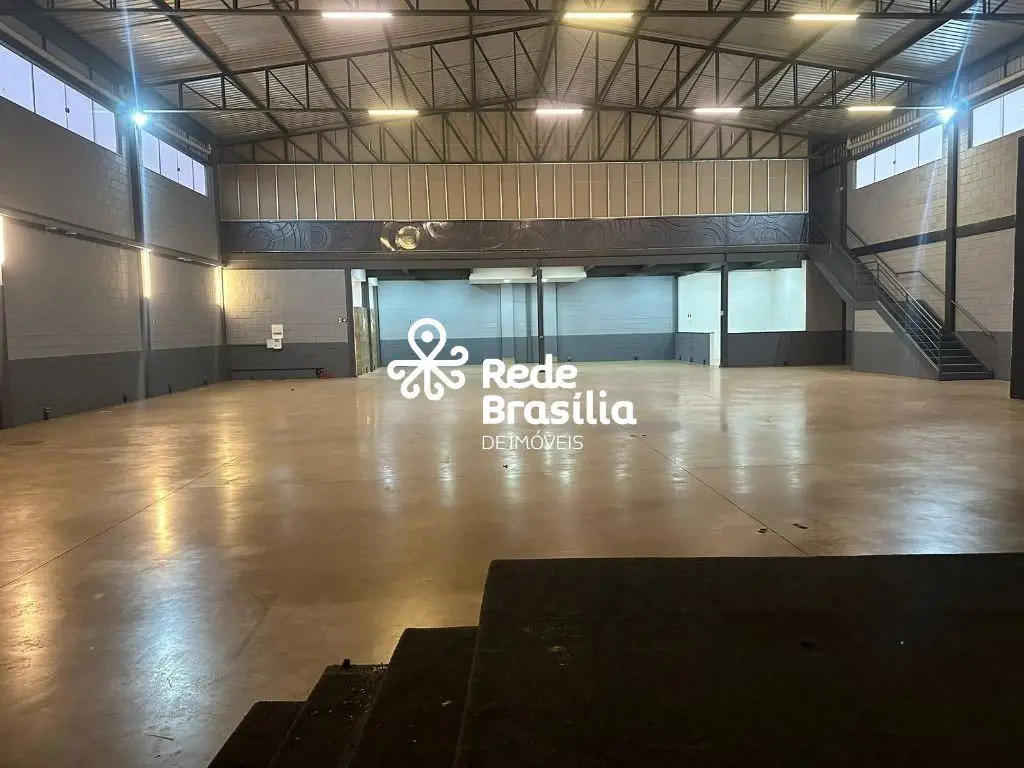 Rua 10 - Vicente PiresApresentamos um galpão versátil e bem estruturado na Rua 1...