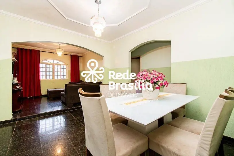 SHA Arniqueiras Condomínio El Shaday| Casa com 4 Quartos sendo 2 Suítes e 6 Vaga...