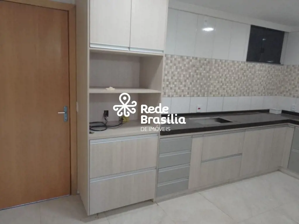 QS 519 | Prédio com Loja e Apartamento com 3 Quartos e 1 Banheiro - Samambaia Su...