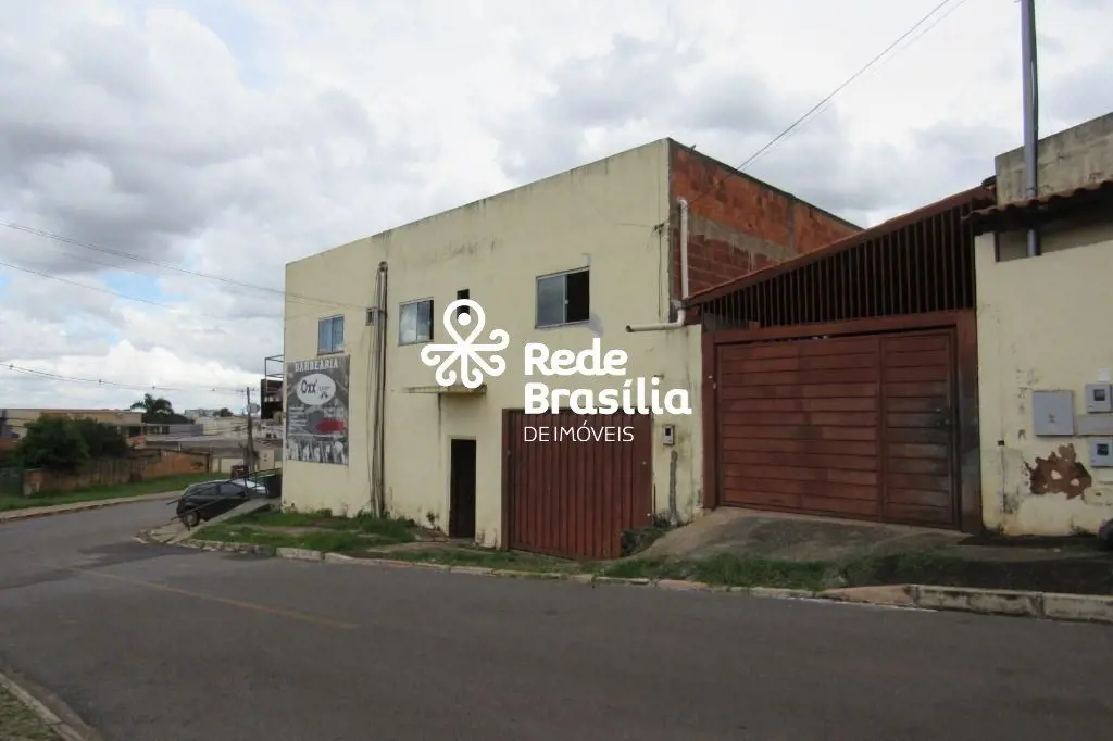 Rua 4A | Prédio comercial misto com casa - Apartamento e Loja - Vicente PiresPré...
