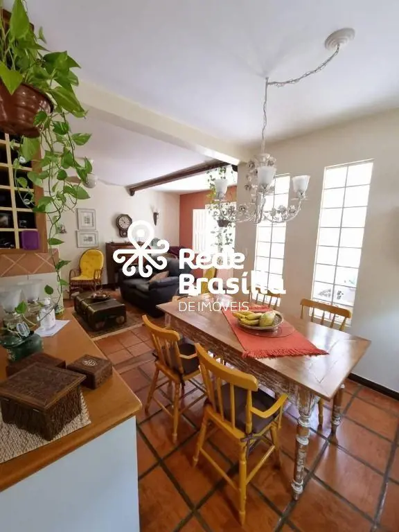 SHIS 27 - Lago SulApresentamos a você esta excelente casa, localizada no Lago Su...