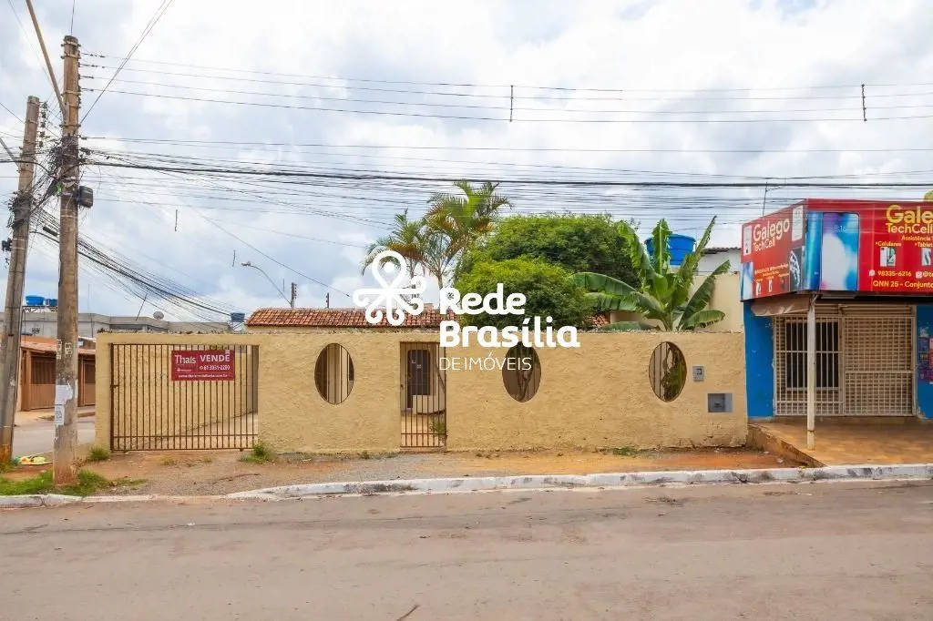 QNN 25 - Ceilândia Norte.Esta é uma oportunidade rara de adquirir uma casa que n...
