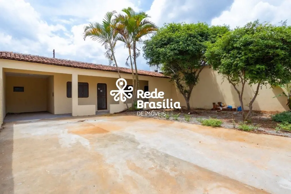 QNN 25 - Ceilândia Norte.Esta é uma oportunidade rara de adquirir uma casa que n...