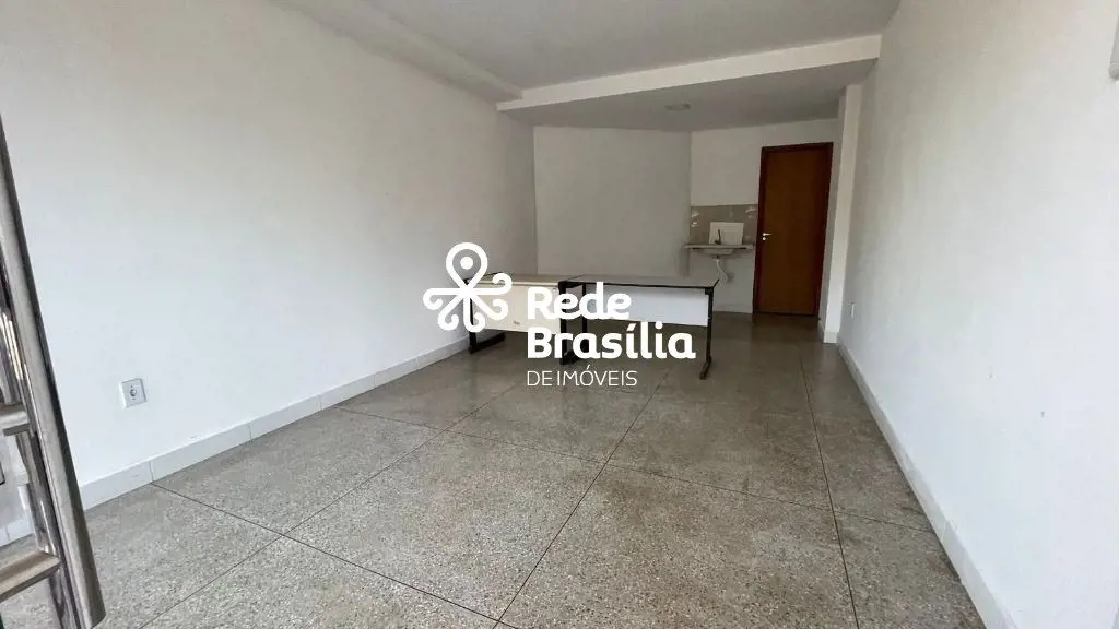 Colônia Agrícola Bernardo Sayão - Loja comercial ampla com banheiro privativo - ...