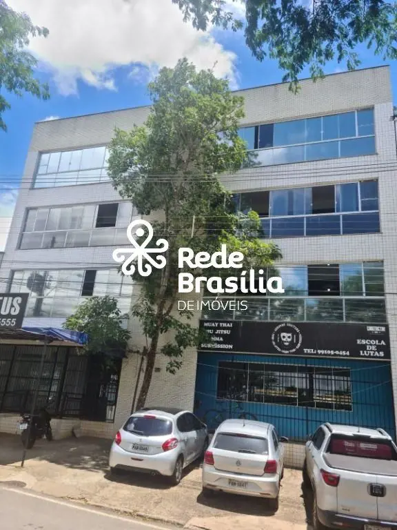 Quadra 15 - Paranoá - Prédio comercial em ótima localização, próximo ao comércio...