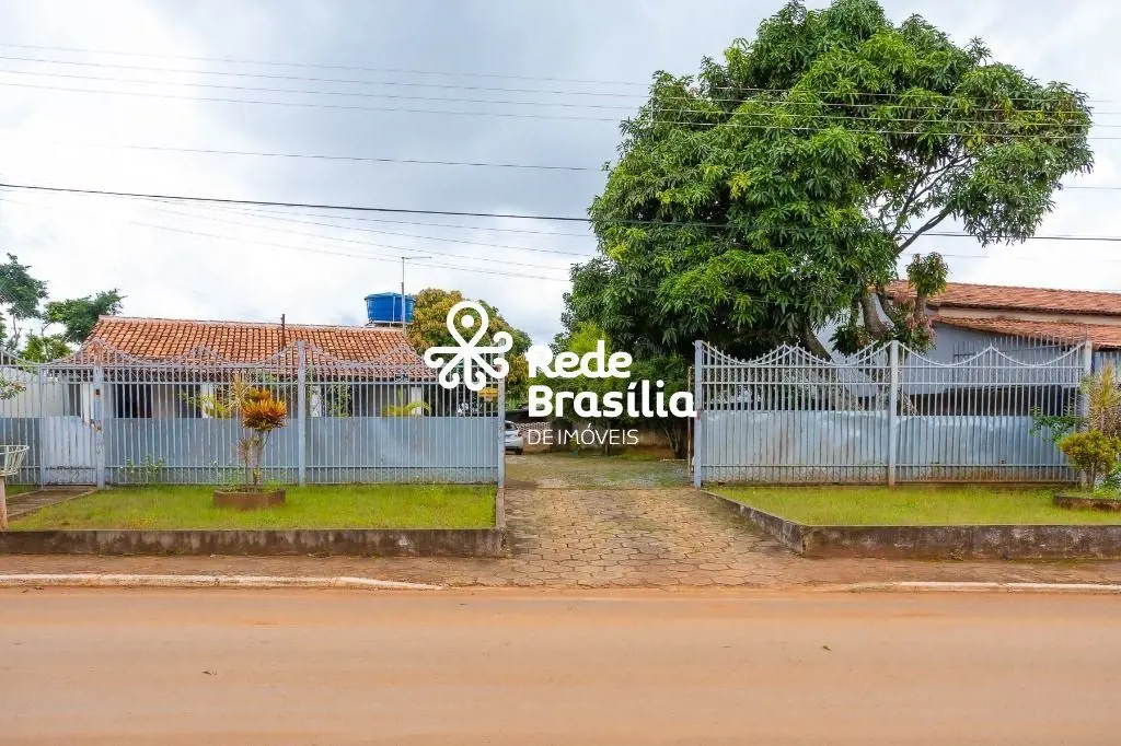 Núcleo CAUB II - Riacho Fundo IIExcelente casa bem localizada em terreno vazado ...