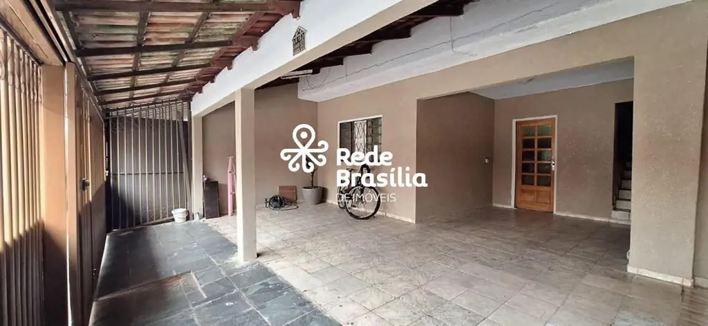 QN 14 D | Casa Sobrado 7 Quartos sendo 2 suítes com 3 Vagas de Garagem Cobertas ...