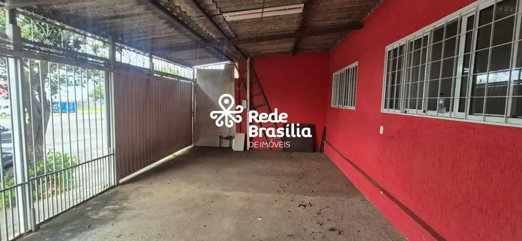 QR 502 | Casa 3 Quartos com 2 Banheiros Sociais e 2 Vagas de Garagem Coberta - S...