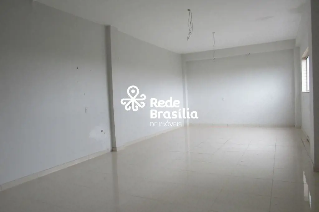 TH30046 - CL 116, Centro Empresarial Santa Maria, loja vão livre piso em porcela...