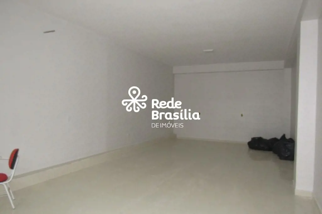 TH30045 - CL 116, Centro Empresarial Santa Maria, loja vão livre piso em porcela...