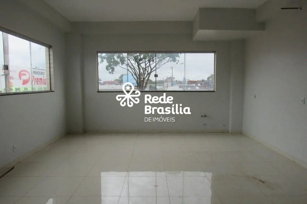 TH30044 - CL 116, Centro Empresarial Santa Maria, loja vão livre piso em porcela...