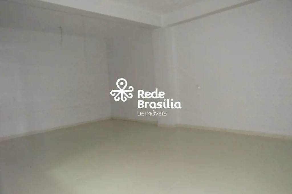 TH30039 - CL 116, Centro Empresarial Santa Maria, loja vão livre piso em porcela...