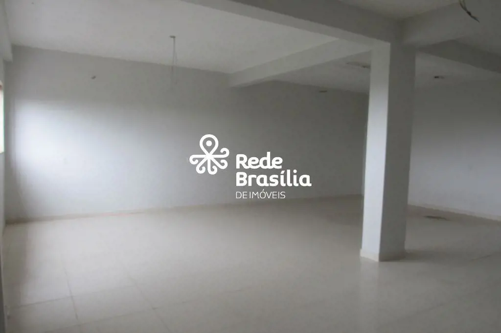 TH30038- CL 116, Centro Empresarial Santa Maria, loja vão livre piso em porcelan...