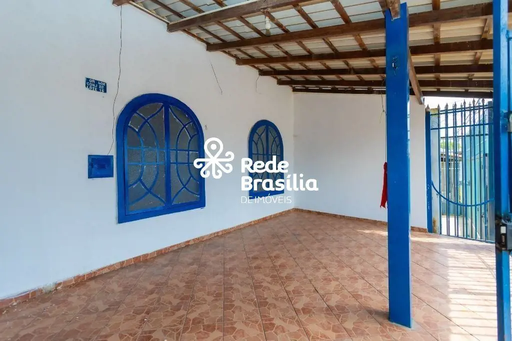 QR 402 | Casa com 2 Quartos (Possibilidade de 3) - Quintal - 3 Vagas de Garagem ...