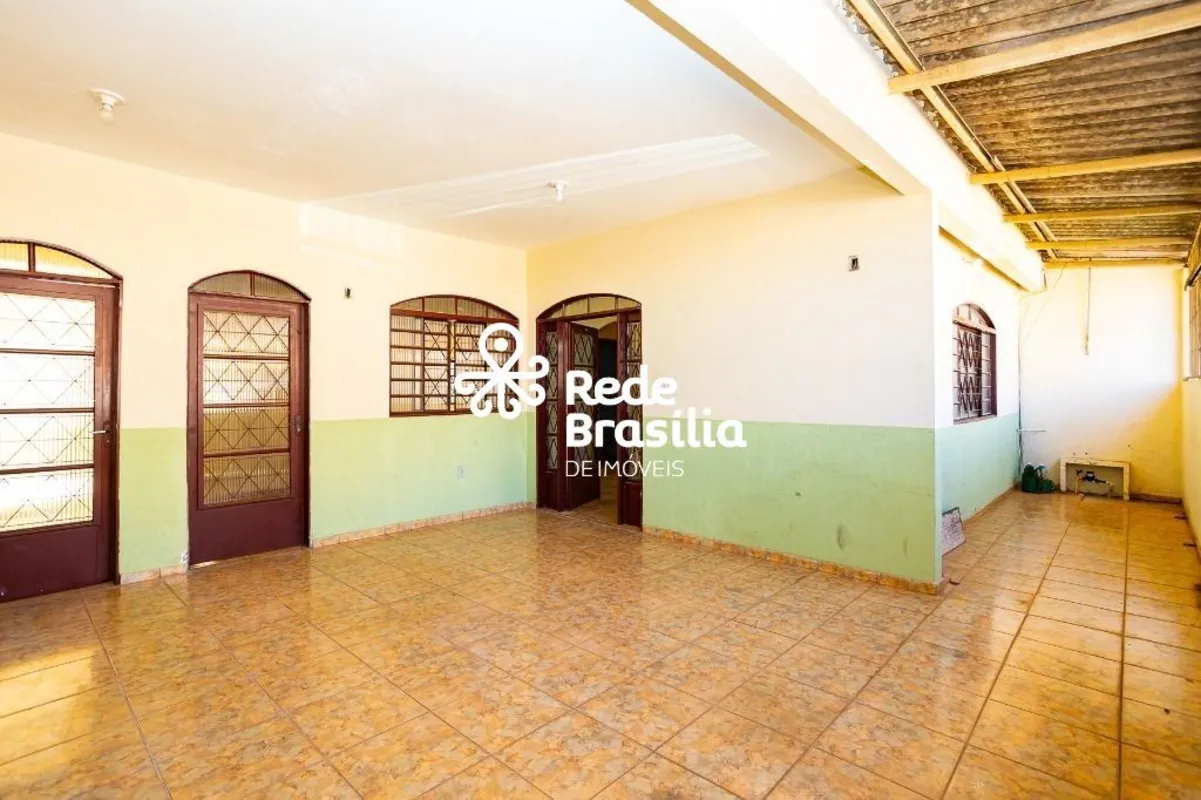 Casa Sobrado à Venda - Quadra 300| Recanto das EmasExcelente casa sobrado, desoc...
