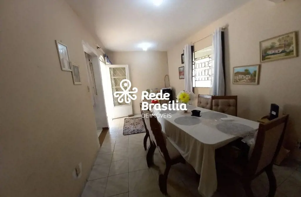 Quadra 8 Setor Sul - GamaApresentamos a você esta propriedade conta com duas cas...