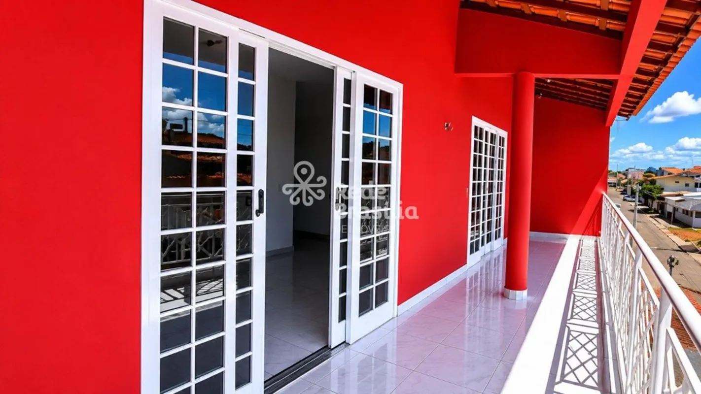 QR 516 - Samambaia SulApresentamos a você este excelente sobrado com três casas ...