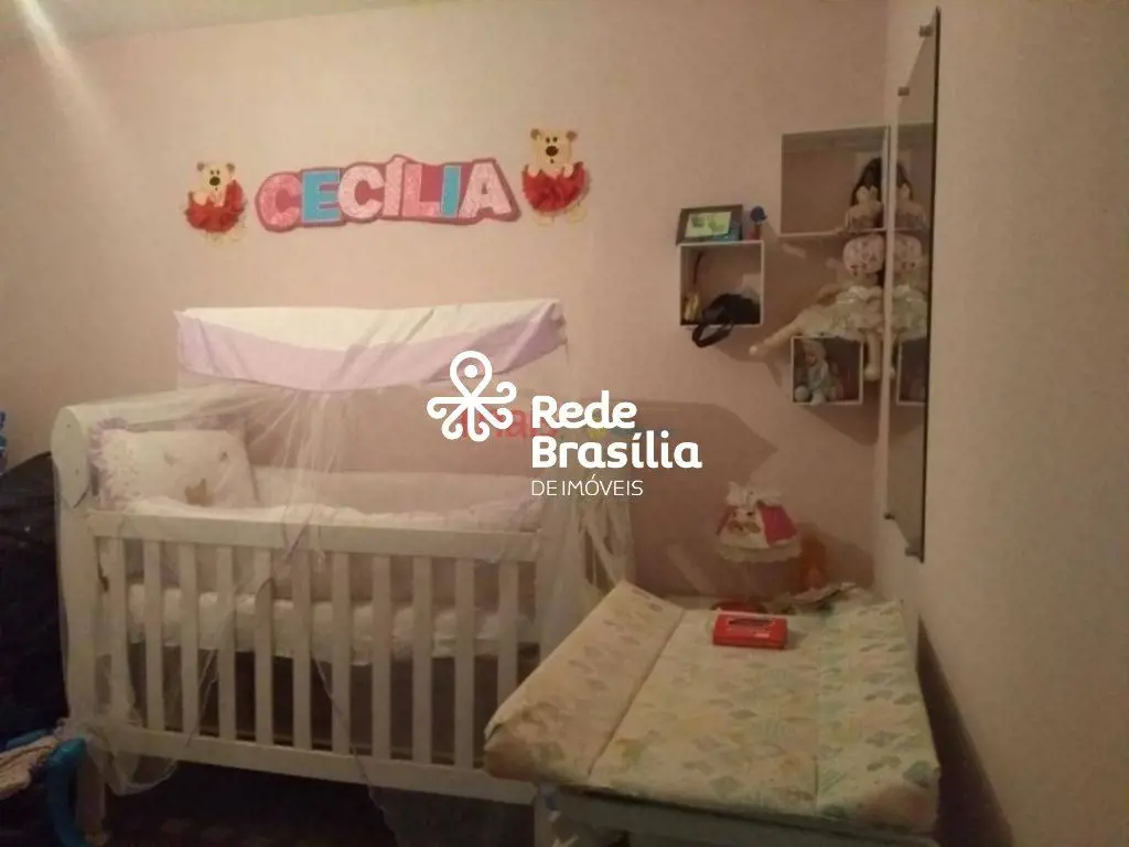 Quadra 29 Conjunto P - ParanoáApresentamos uma casa de dois andares com 168 metr...