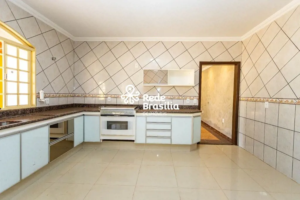 SHVP Chácara 146 - Vicente PiresLocalizada em condomínio fechado, esta casa ofer...