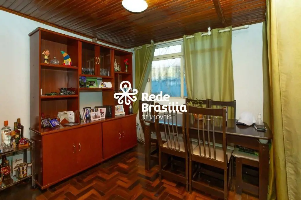 QI 9 - Guará ITemos o prazer de apresentar este ótimo imóvel de esquina, proporc...