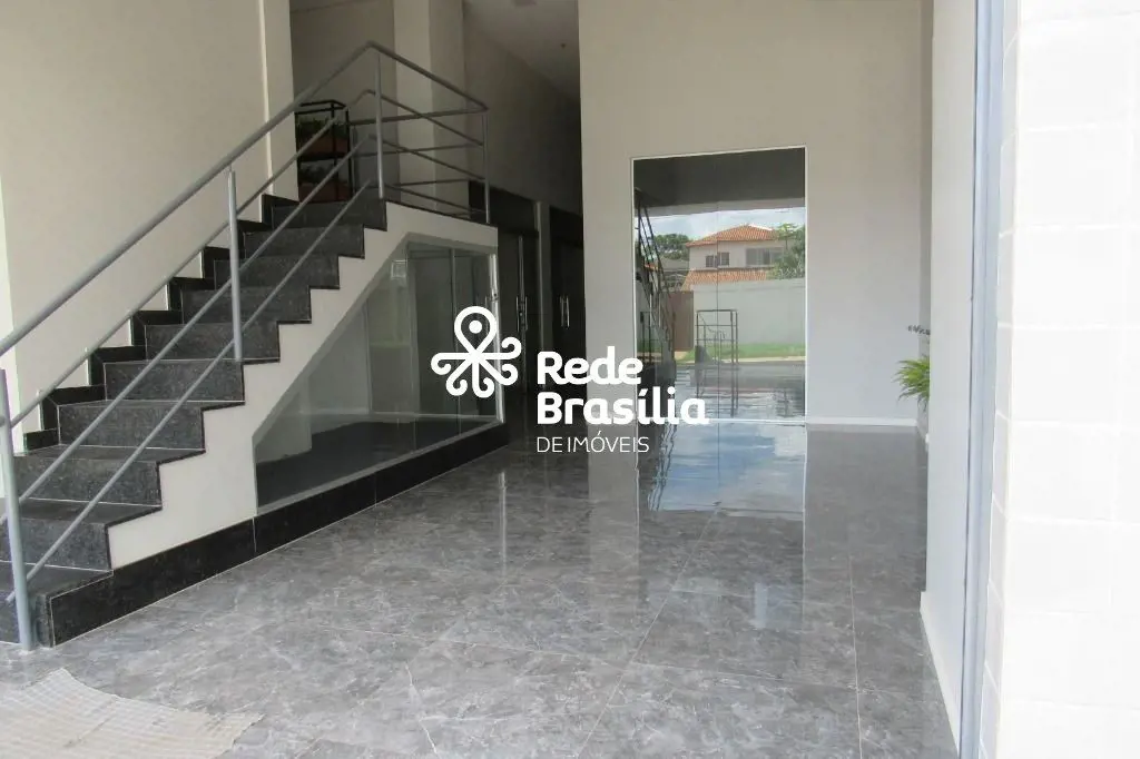 TH24040 - Shvp Trecho 01, loja ampla 16m². Agende sua visita!Loja ampla, blindex...