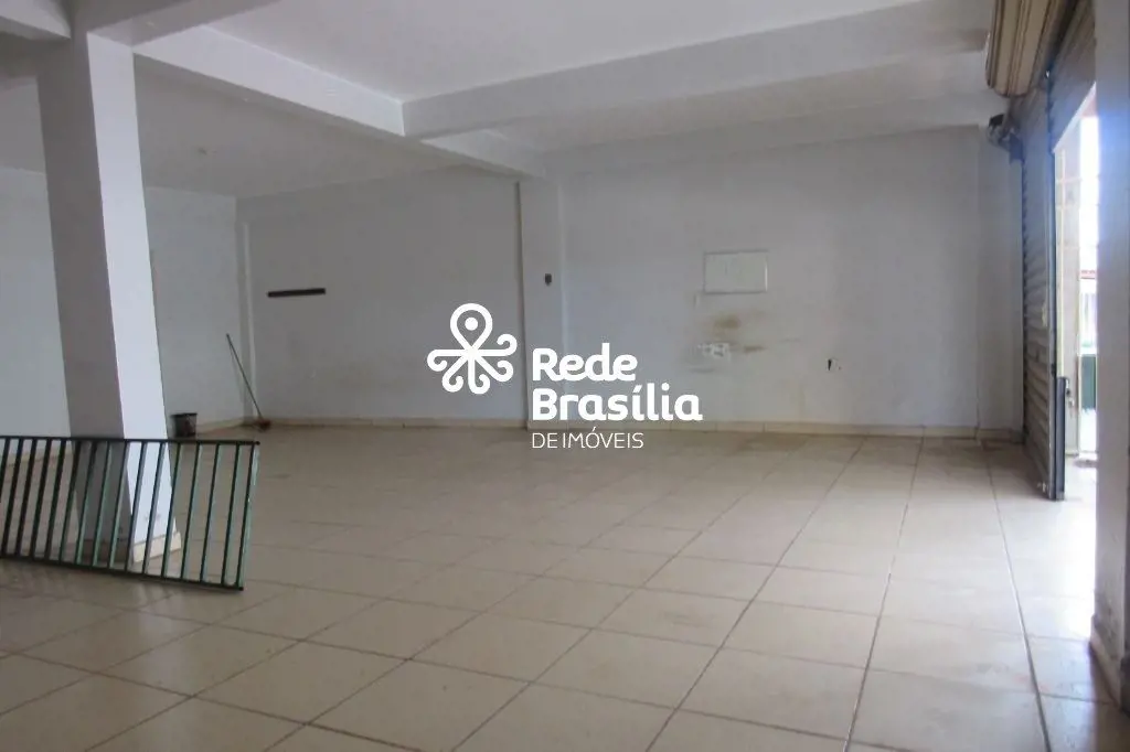 QE 40 - Guará IIApresentamos uma loja ampla, com 120m² de área útil, ideal para ...