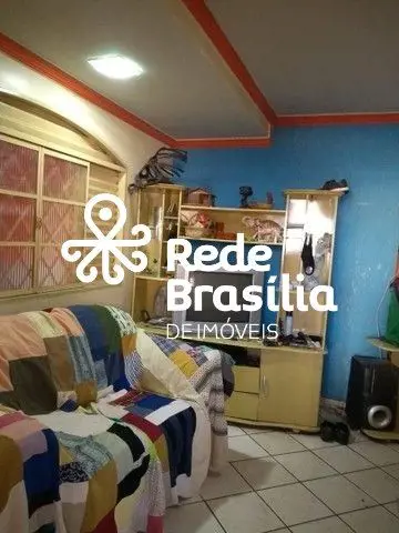 Ceilândia Norte - QNM 2!Ótima casa composta- 3 Quartos, sendo uma suíte;- Sala;-...
