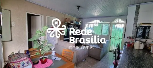 SHA Conjunto 6 - Águas ClarasExcelente casa composta por- Ampla sala em dois amb...