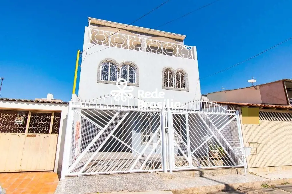 QR 402 - Samambaia NorteLocalizada na QR 402, Conjunto 12, em Samambaia Norte, e...