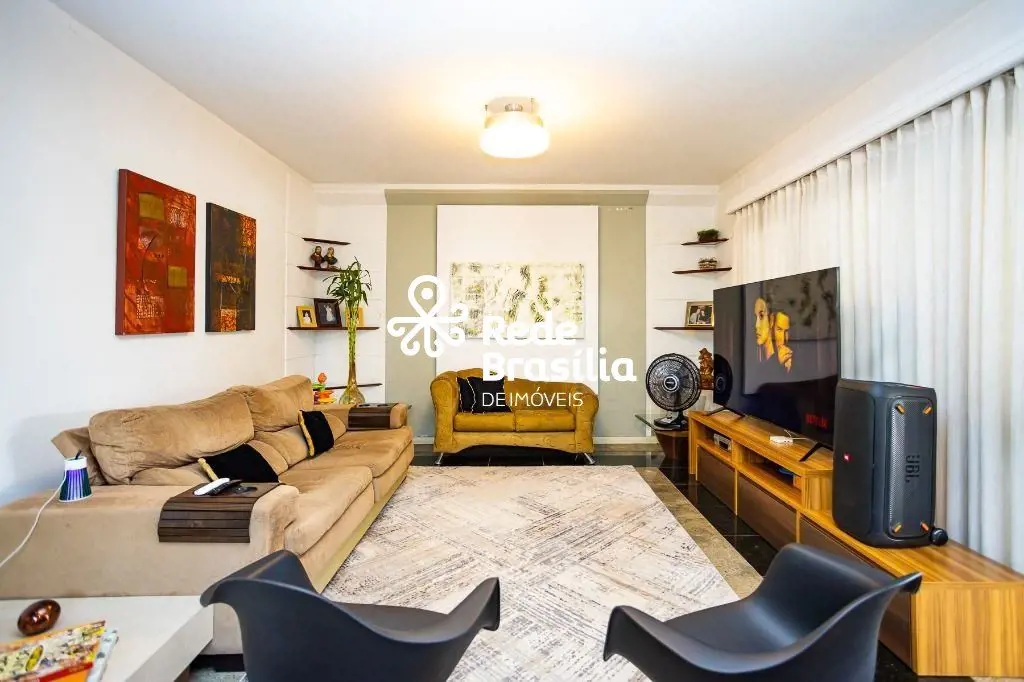 QE 15 Conjunto K - Guará IIApresentamos uma excelente oportunidade na QE 15, Gua...