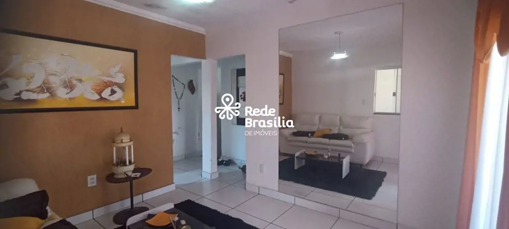 QE 04 - Guará I !Descubra o conforto e o lazer que você merece nesta ampla casa ...