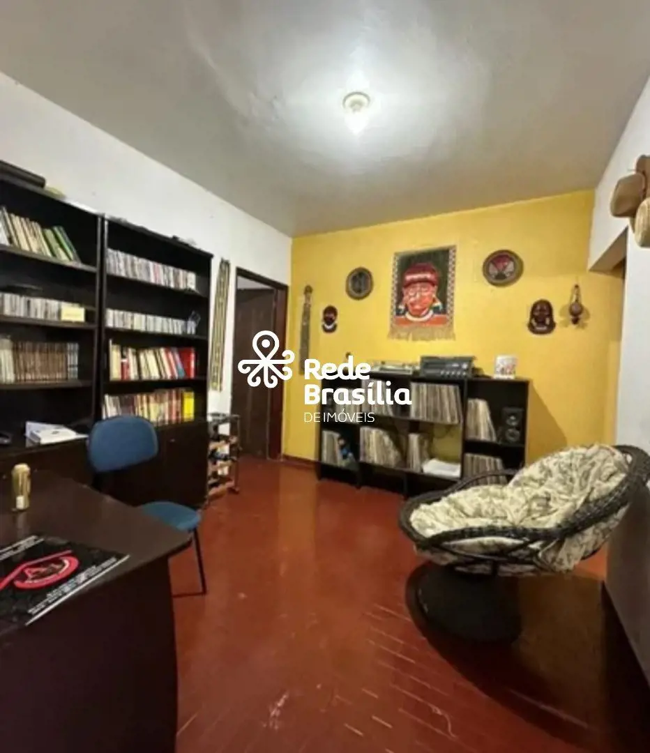 QNM 36| Casa Sobrado com 3 pavimentos independentes 6 Quartos 3 Suítes com 3 Vag...