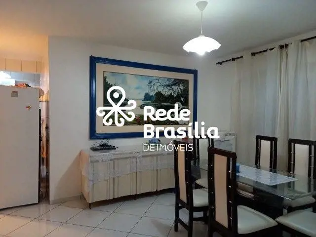 QR 318 - Samambaia Sul.Ótima casa, c/3 pavimentos!- Toda na Laje;- Lote em 105m²...