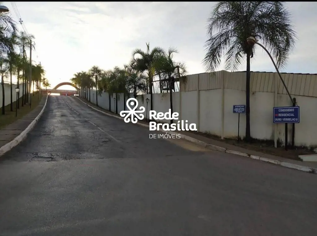 Quadra 73, Jardim Botânico/DF.Excelente lote em condomínio fechado. Possui com á...