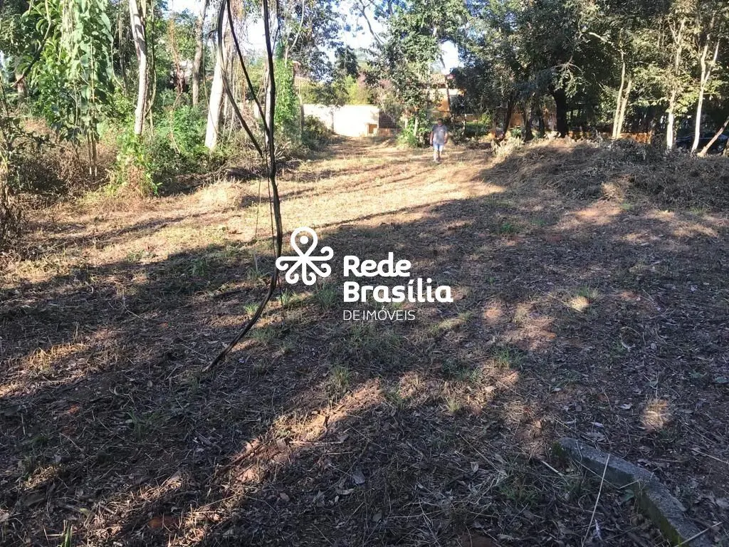 Condomínio Ouro Vermelho I - Jardim BotânicoApresentamos um lote plano de 1.000m...