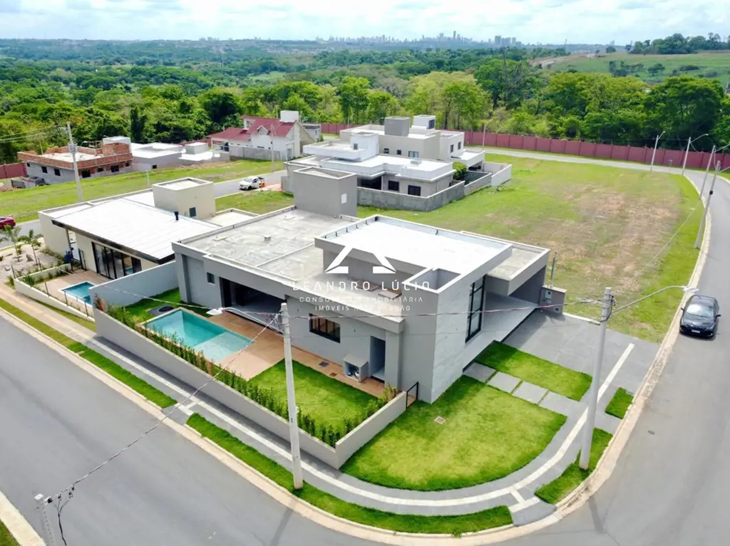 Casa Térrea 4 Suítes com Lote de 443 metros, Jardins Capri, Senador Canedo, GO C...