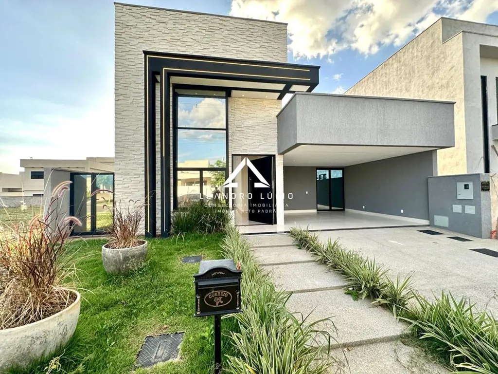 Casa à venda 3 Quartos, 3 Suites, 4 Vagas, 312M², Residencial Parqville Jacarand...