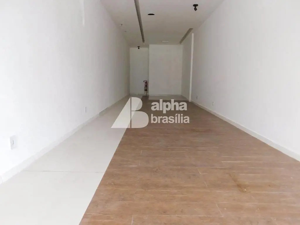 Ótima opção de loja comercial em vão livre. CARÊNCIA DE 30 DIAS NO VALOR DO ALUG...