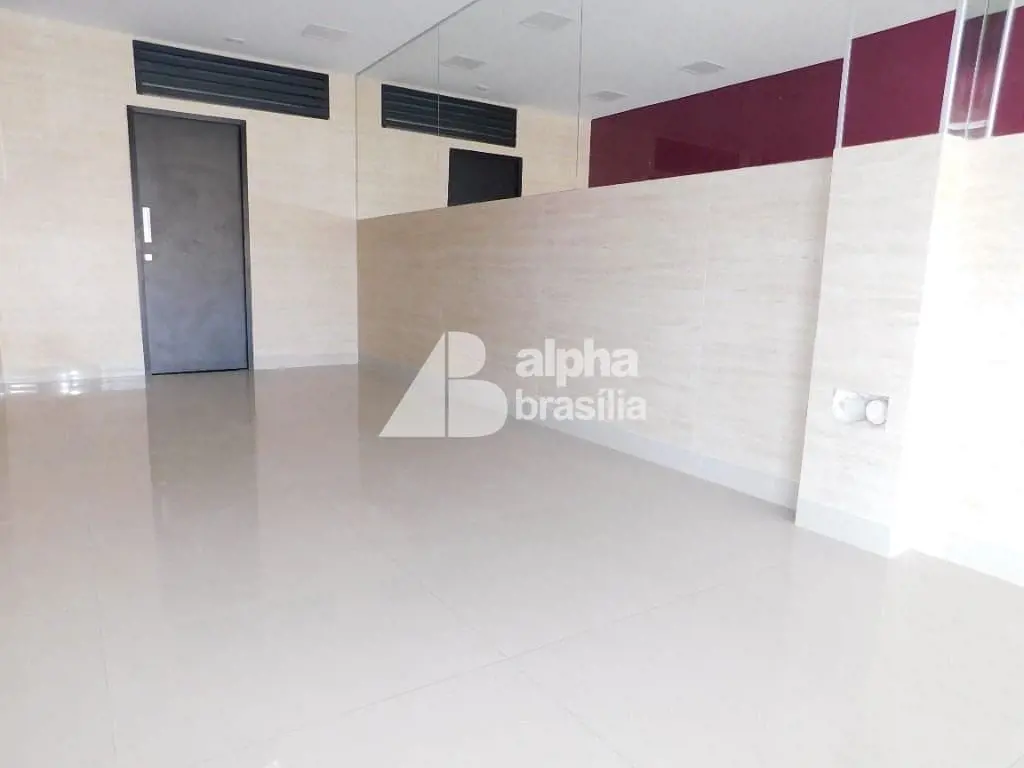 Localizada estrategicamente de frente para uma movimentada avenida, esta loja ap...