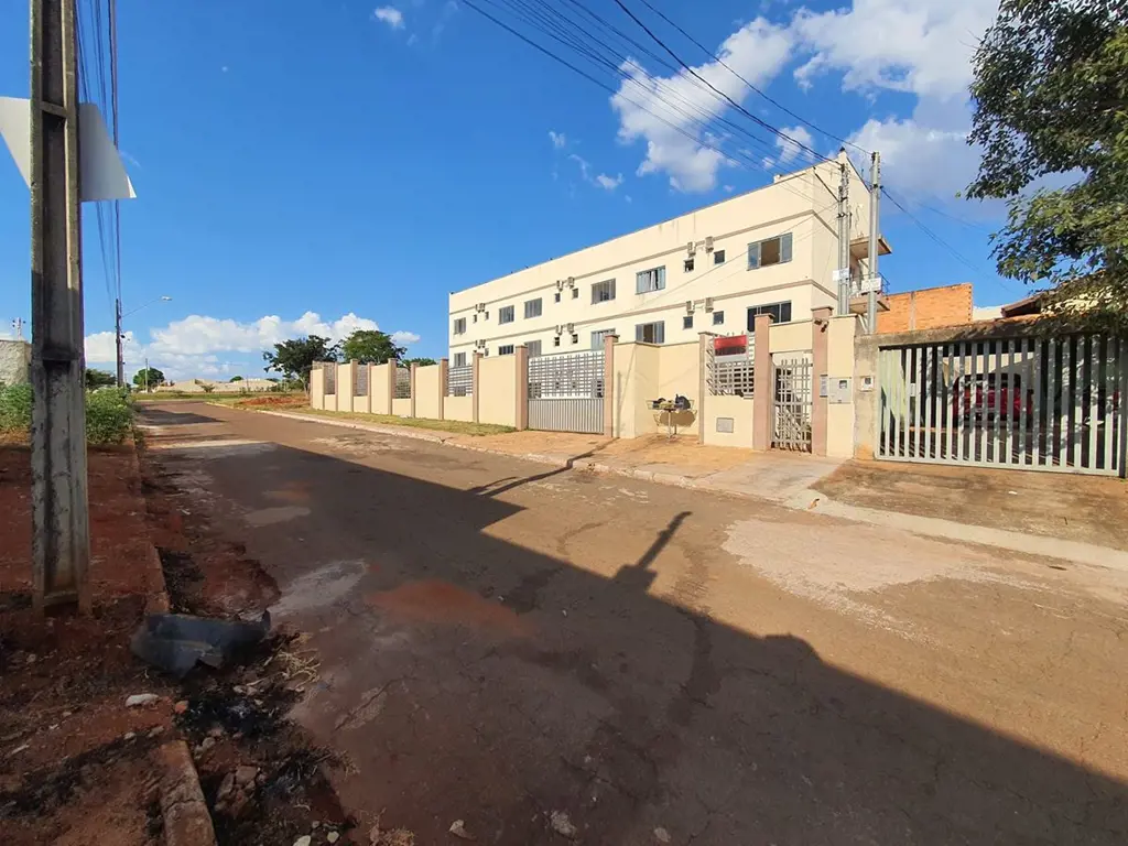 Imóvel para renda com 36 kitinetes mobiliadas, com vagas de garagens, sem condom...