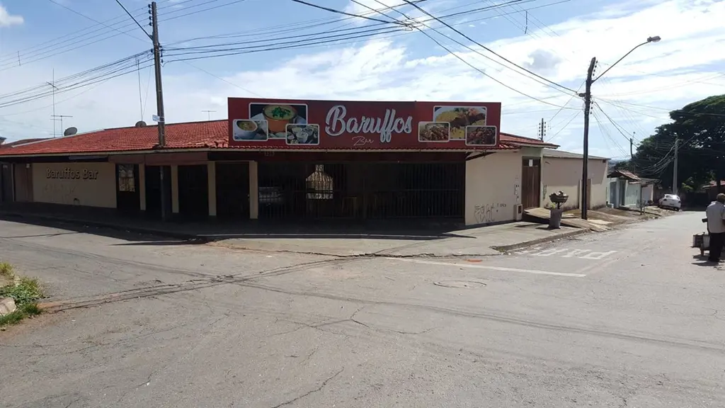 Imóvel bem localizada, esquina, próximo ao Parque Lozandes, Serra Dourada, Aveni...