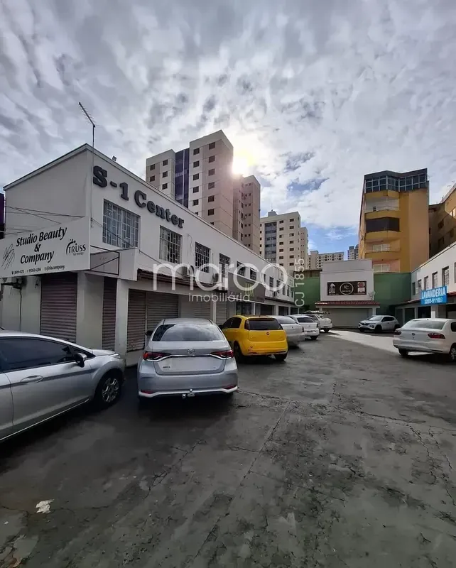 Loja c/ 25m², Banheiro, Mezanino c/ escada e Piso em cerâmica.Rua S-1, nº 653, Q...