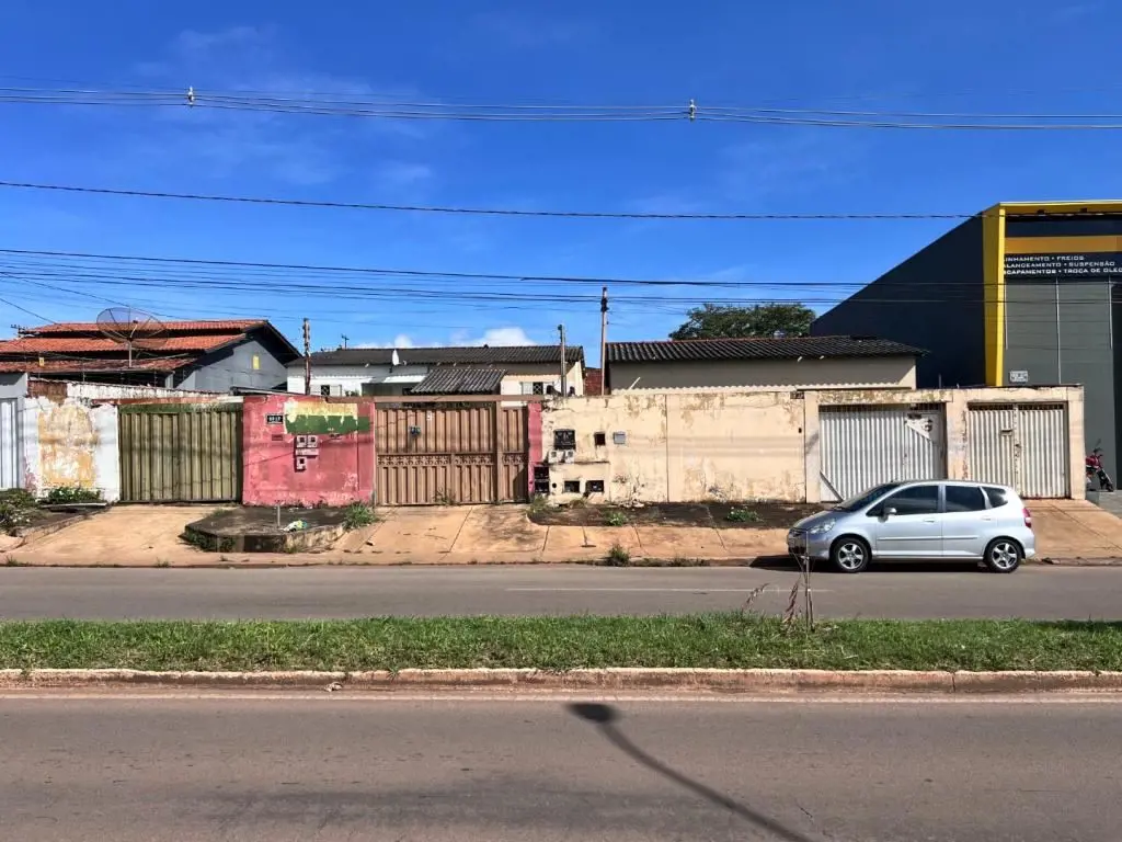 Oportunidade Única em Anápolis ? Imóvel com 2 Casas Individuais na Av. Pedro Lud...