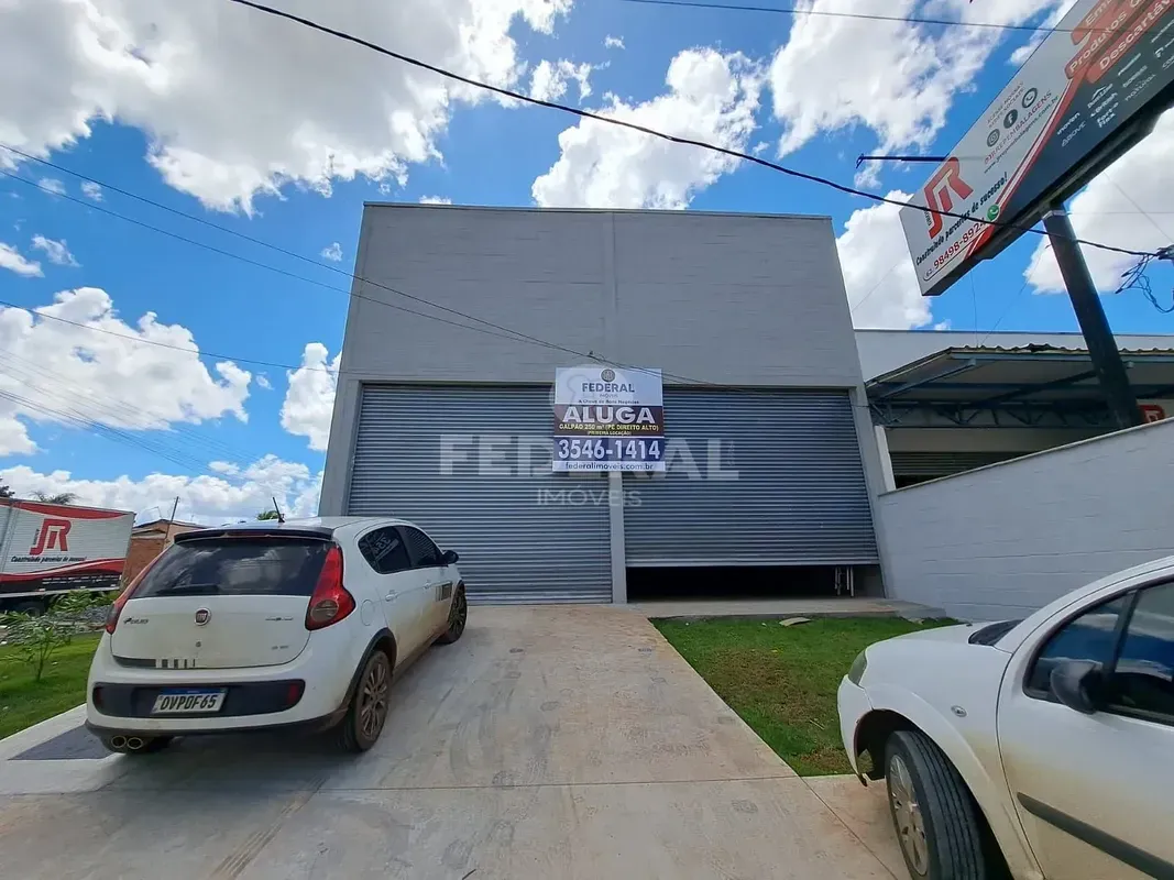 GALPÃO NOVO - PÉ DIREITO ALTO - BANHEIRO, COM 250 M2 - PORTAS AUTOMATICASA Feder...