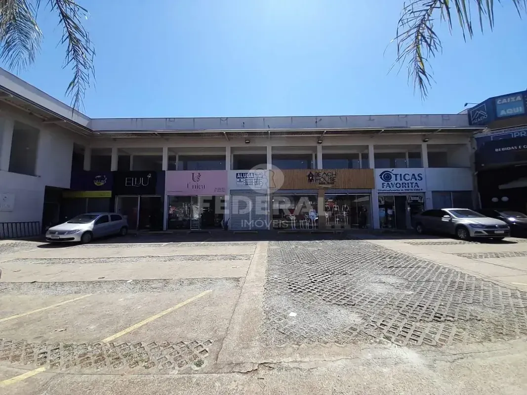 Oportunidade de sala comercial! sala no piso superior em galeria, sendo a primei...